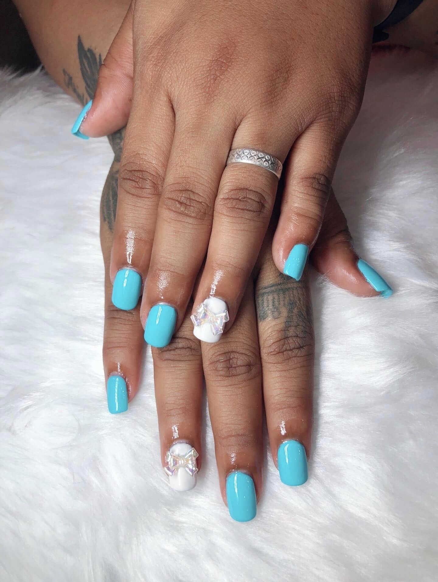 Aqua Bow Accents